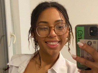 Cedaya544 - Ich liebe Musik und Tanz, wenn ich meine Brüste berühre